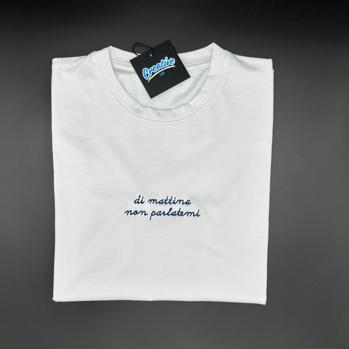 T-shirt Donna Ricamata " di mattina non parlatemi "