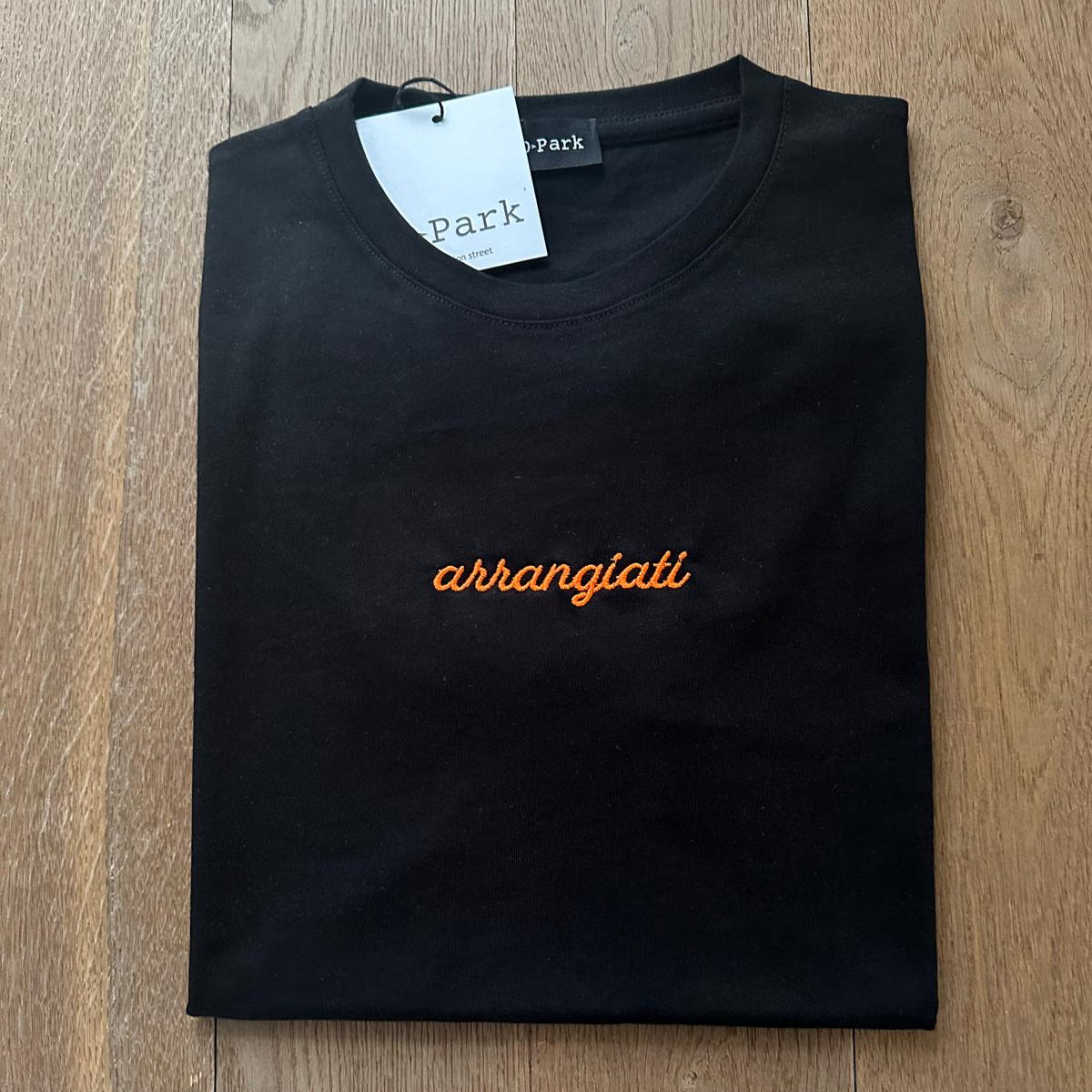 T-shirt donna Ricamata " arrangiati "