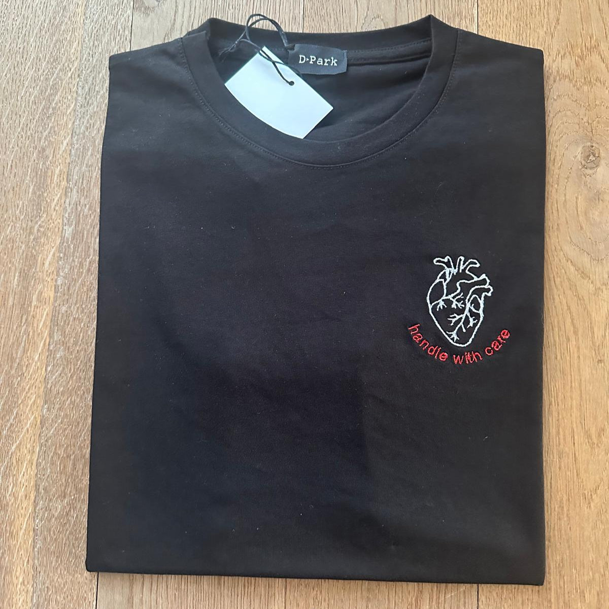 T-shirt Donna Ricamata con Cuore anatomico