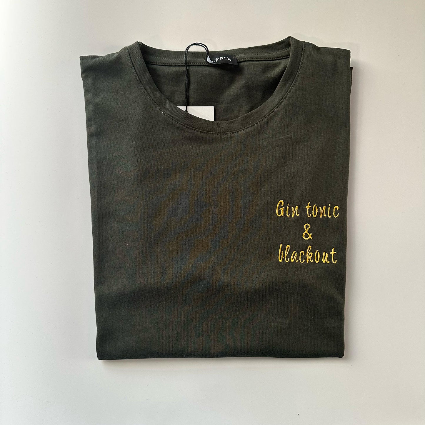 T-shirt uomo "Gin Tonic & Blackout" – Ricamo lato cuore