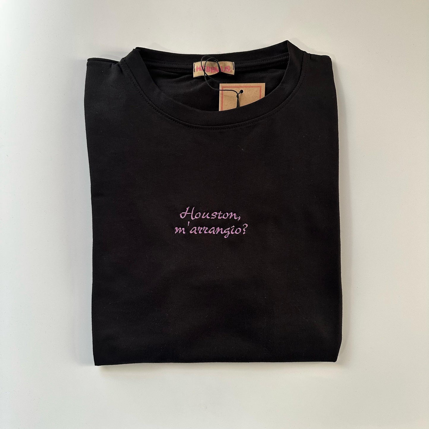 T-shirt Donna Ricamata " Houston m'arrangio? "