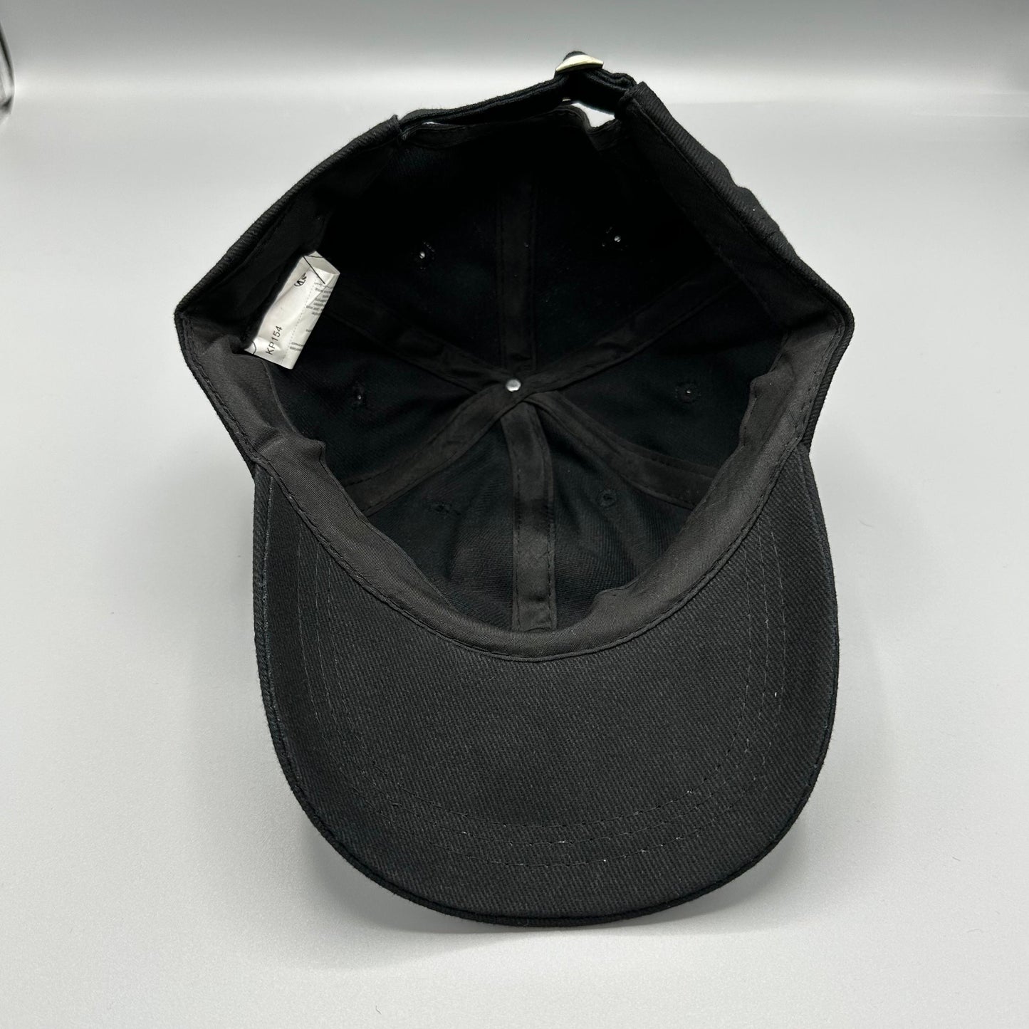 Cappellino personalizzabile – Ricama la tua scritta!