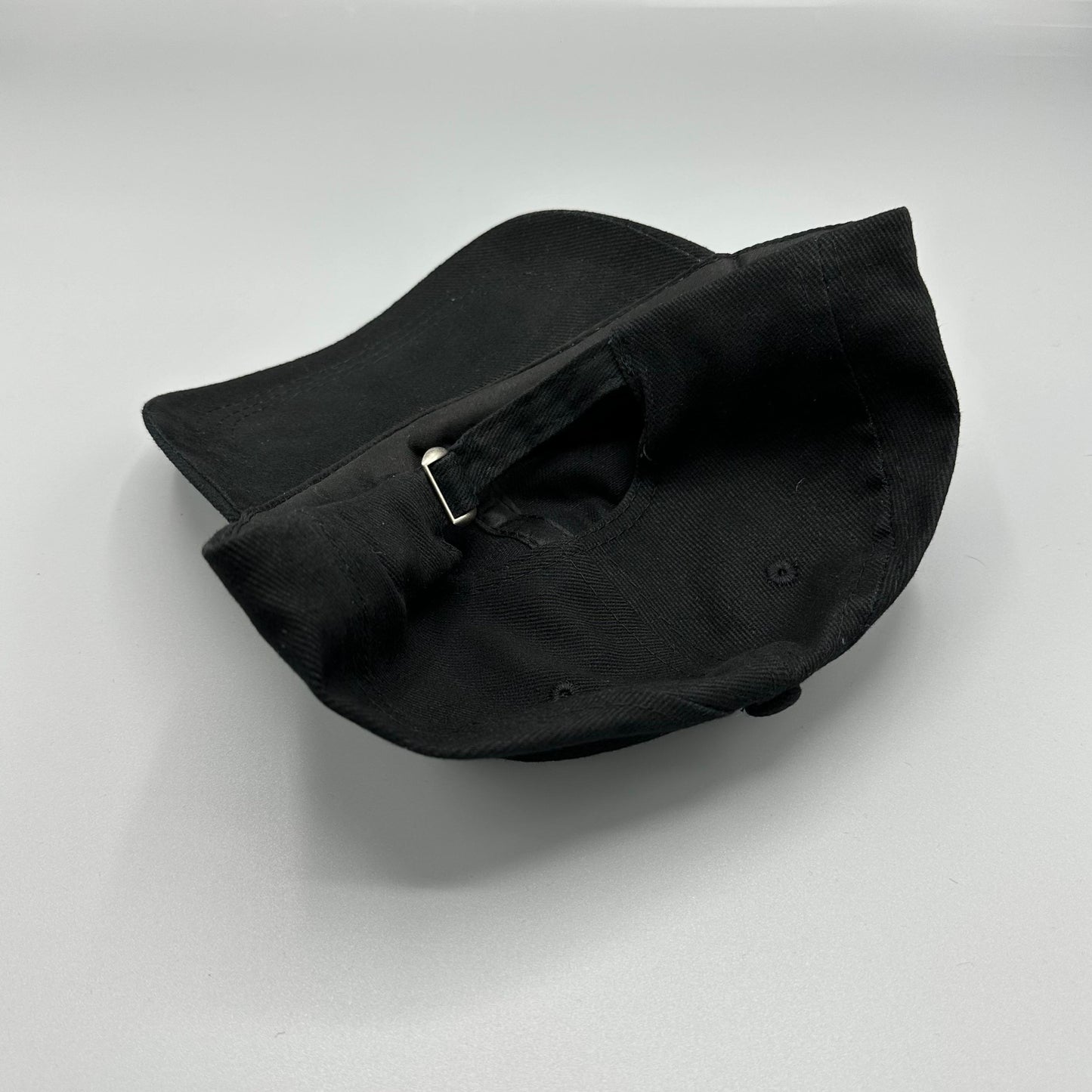Cappellino personalizzabile – Ricama la tua scritta!