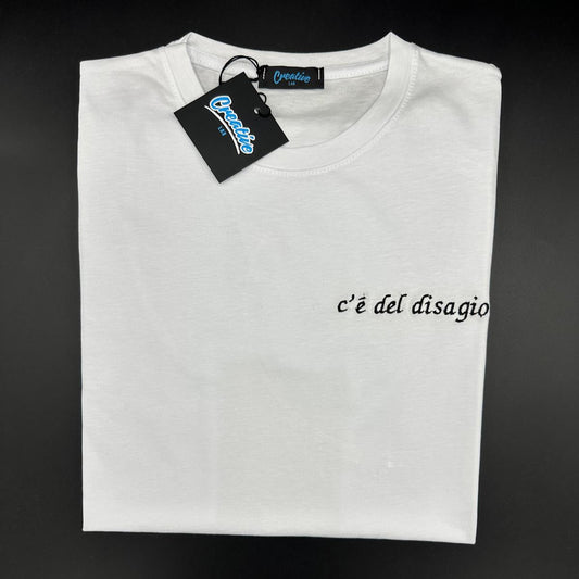 T-shirt Donna "C’è del disagio" – Ricamo lato cuore