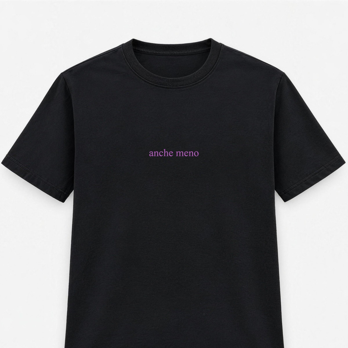 T-shirt Donna con ricamo " anche meno "