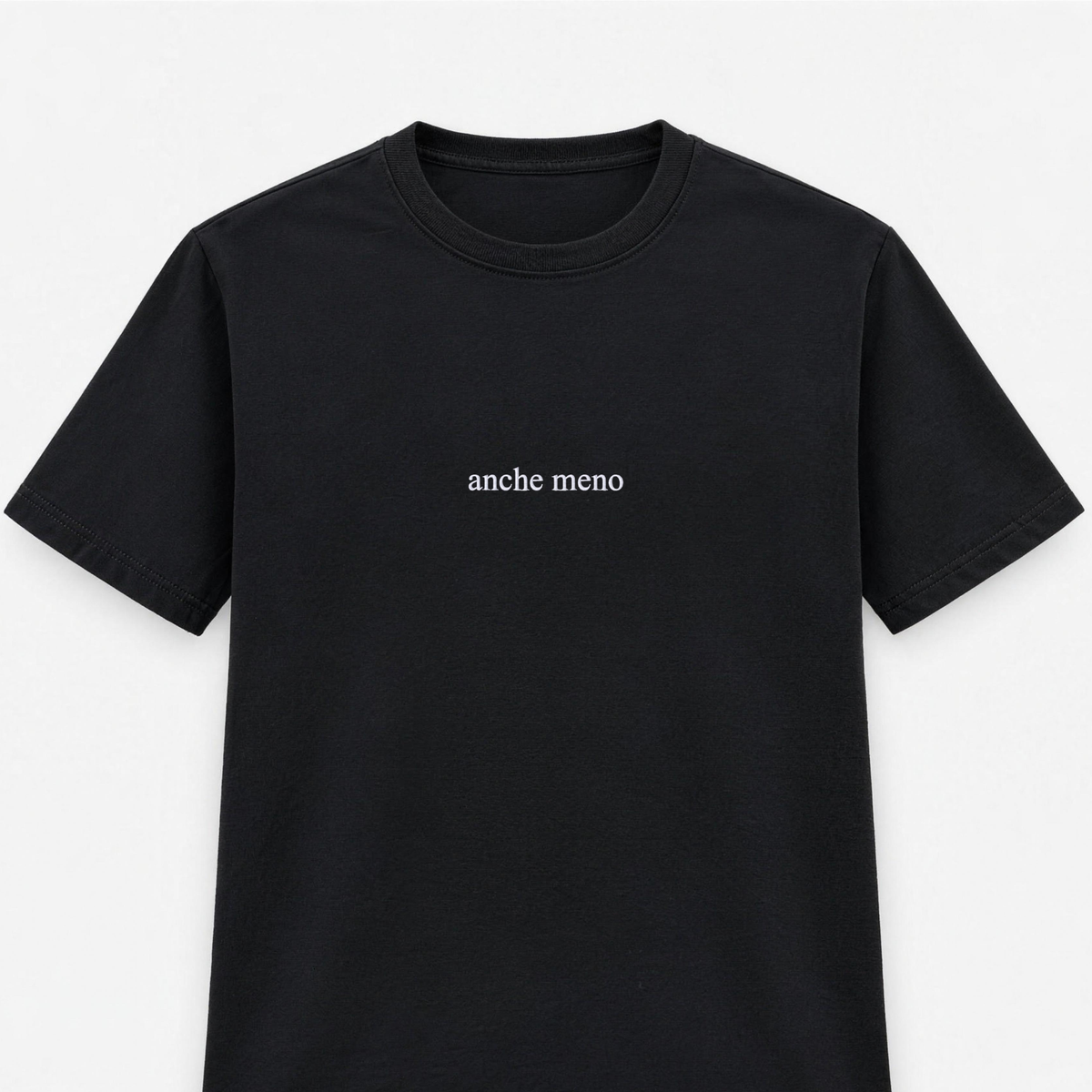 T-shirt Donna con ricamo " anche meno "