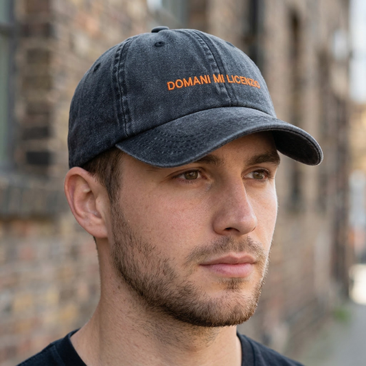 Cappellino Vintage " DOMANI MI LICENZIO " Ricamato