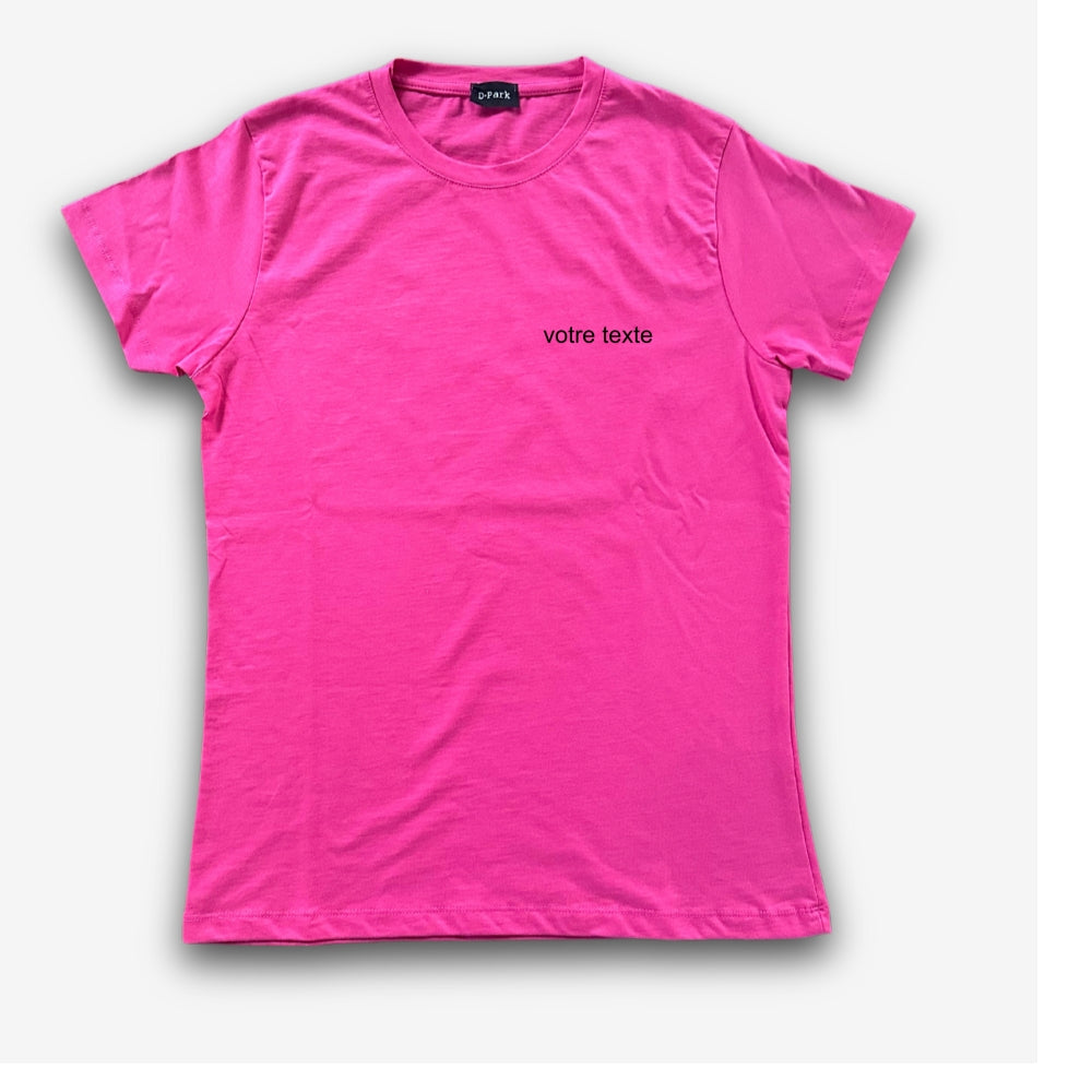 T-shirt femme personnalisée avec broderie centrée ou côté cœur