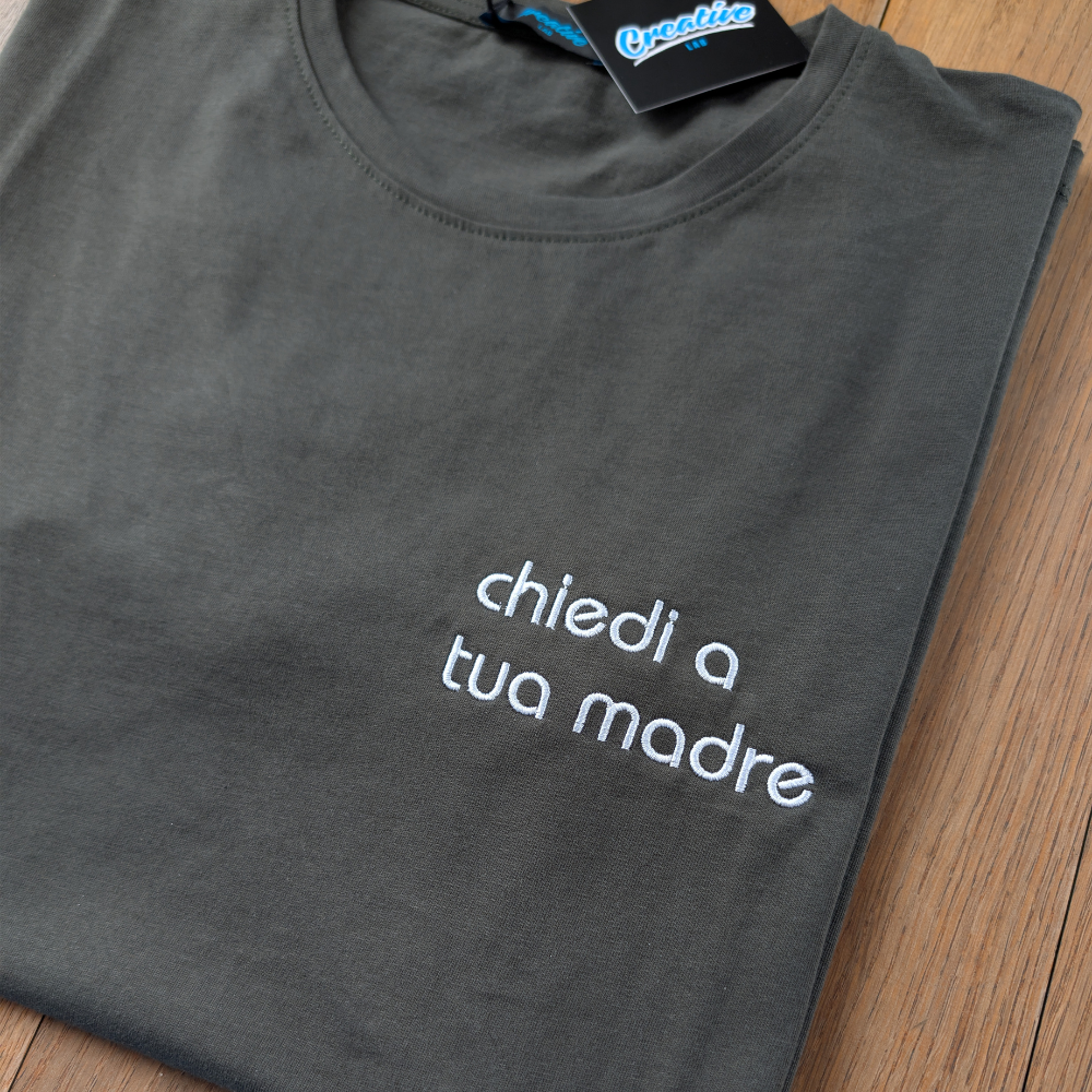 T-shirt Uomo "chiedi a tua madre" - Ricamo lato cuore