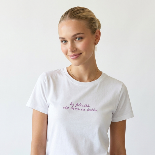 T-shirt Donna Ricamata " la felicità sta bene su tutto "