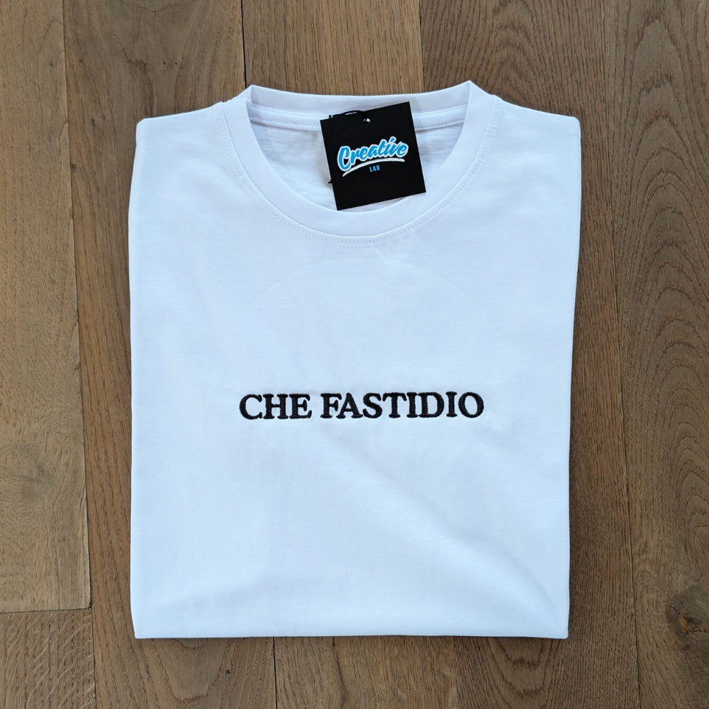 T-shirt Donna "Che Fastidio" – Ricamo Centrale